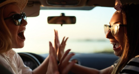 Copines en voiture